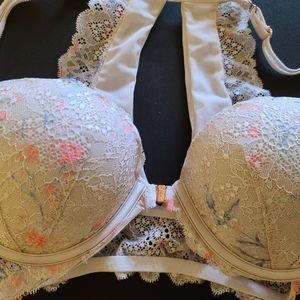Date Push-Up Bra